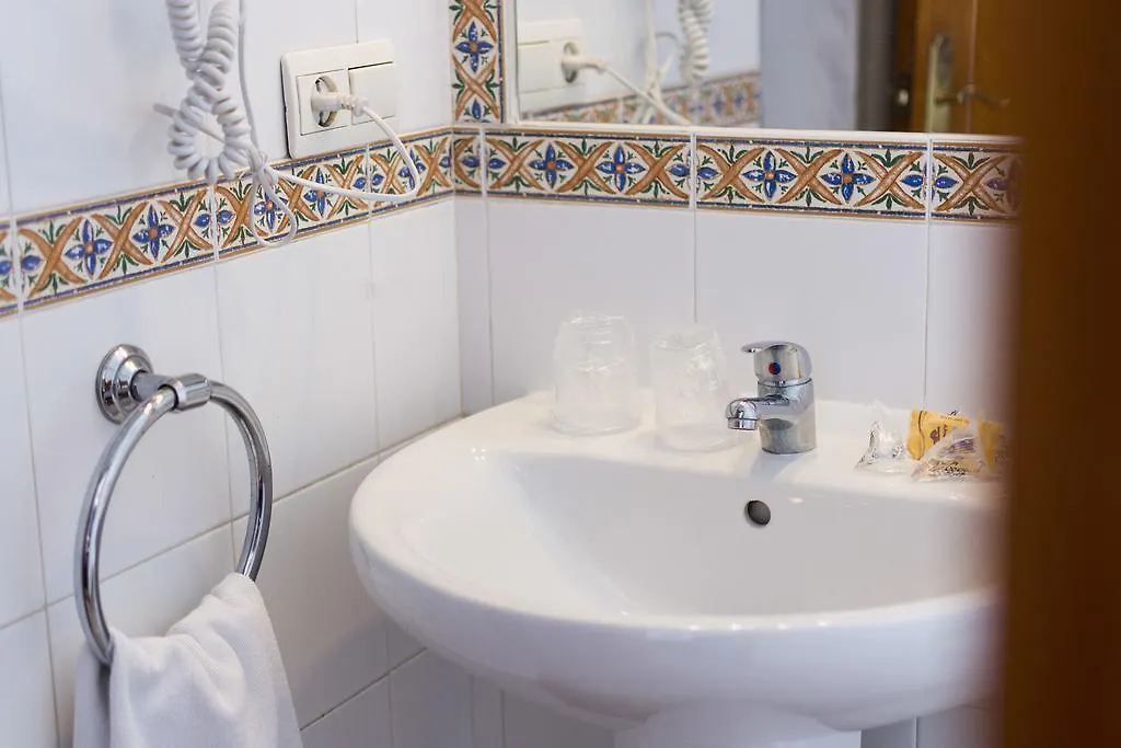 Hostal Mena Nerja Pensionat